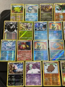 (30) Pokemon Cards Lot WOTC Vtg Holo STAMPED REVERSE Gardevoir Larvitar Flygon - Image 2