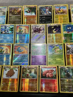 (30) Pokemon Cards Lot WOTC Vtg Holo STAMPED REVERSE Gardevoir Larvitar Flygon - Image 3