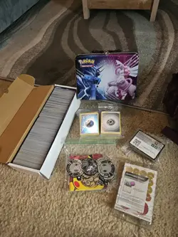Pokemon Cards Bulk Lot of 1000 Cards - RARES HOLOS AND REVERSE HOLOS INCLUDED! - Image 1