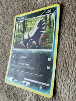 2007 Pokemon TCG Diamond & Pearl Stunky Lv17 HP60 Reverse Holo 102/130 LP - Image 2
