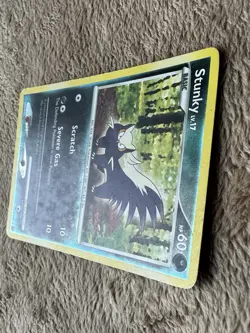 2007 Pokemon TCG Diamond & Pearl Stunky Lv17 HP60 Reverse Holo 102/130 LP - Image 4