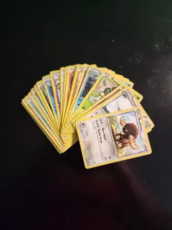 500 Cards Pokemon Bulk Lot - Black & White, X & Y, Sun & Moon, Sword & Shield - Image 2