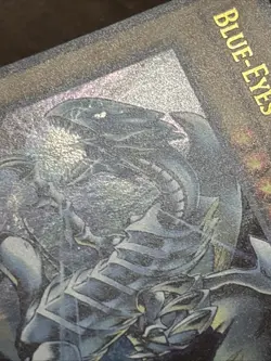 Blue-Eyes White Dragon DPBC-EN016 - Battle City - 1st Edition Ultra Rare LP - Image 4