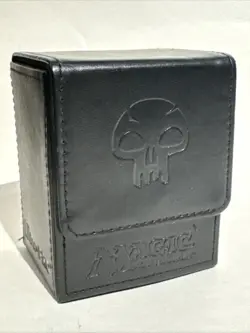Magic: The Gathering Alcove Flip Box - Swamp - UltraPro Commander Deck Box - Image 1