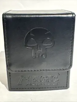Magic: The Gathering Alcove Flip Box - Swamp - UltraPro Commander Deck Box - Image 2
