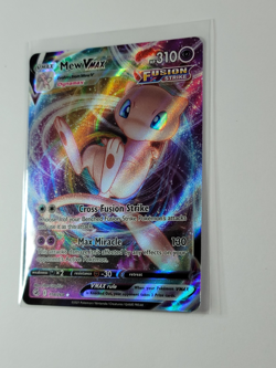 Pokemon Card - Mew VMAX 114/264 Fusion Strike Holo US - Image 3