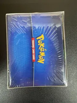 Pokemon TCG - “Pokemon GO” Premiere Deck Holder Collection - Dragonite VSTAR - Image 4
