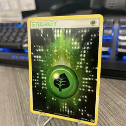 Pokemon Grass Energy 101/106 Emerald Holo SWIRL - Image 2