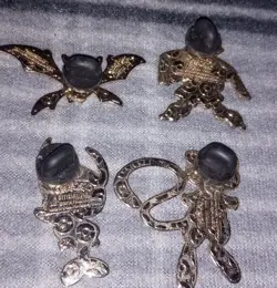 Pokemon TCG Official 2016 Mew. Lof Of 4 Enamel Pins. Free Shipping. Pokemon - Image 4