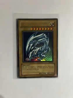 Blue-Eyes White Dragon - SDK-001 - Unlimited Edition - Ultra Rare - Image 1