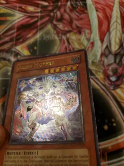 Alien Mother POTD-EN028 Ultimate Rare - Image 2