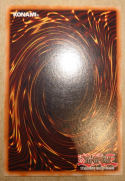 Yu-Gi-Oh Dark Magician YSYR-EN001 Ultimate Rare Unlimited Edition - Image 2