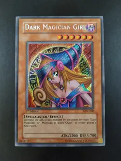 YUGIOH 2003 | DARK MAGICIAN GIRL | MFC-000 | 1ST EDT | VG - EXCELLENT | SCR - Image 1