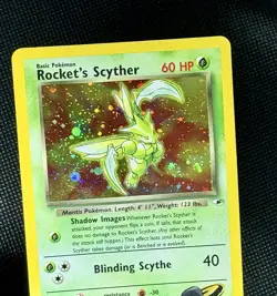 2000 Rocket’s Scyther Holo HP-Damaged Clean Front* Gym Heroes 13/132 Pokemon TCG - Image 2