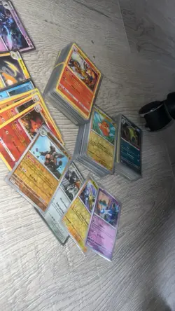 POKEMON CARD LOT OVER 700 CARDS MIXED SETS 150+ Holos, 50+ Ultra Rares - Image 3