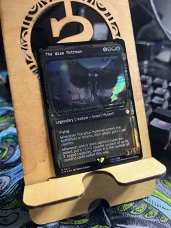 The Wise Mothman (Showcase) (Surge Foil) Universes Beyond: Fallout Foil - Image 1