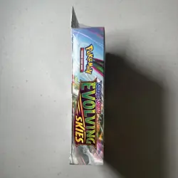 Pokemon TCG: Sword & Shield Evolving Skies Hanger Box - 3 Packs ****Damaged Seal - Image 4