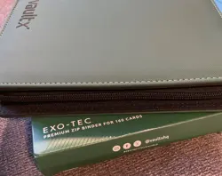 Vaultx Exo-Tec Premium 4 Pocket Side Loading Zip Binder for 160 Cards New - Image 3