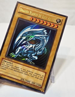 SPANISH Blue-Eyes White Dragon BIK-S001 Ultra Rare 1st Edition Yugioh 7926 - Image 4