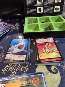 Weird N' Wild Creatures Knowledge Flash Cards 225, 133 Trading Cards Plus Fossil - Image 3