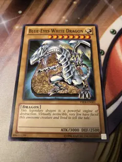 Yu-Gi-Oh! TCG Blue-Eyes White Dragon YSKR-EN001 - Image 1