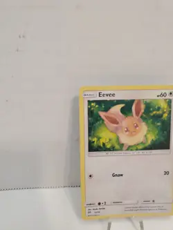 2019 Sun & Moon, Other - McDonald's Collection 2019 Eevee #12 Holo Light Play - Image 4