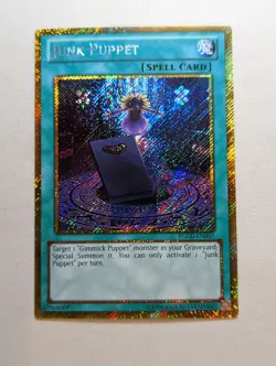 Junk Puppet - PGLD-EN007 - Gold Secret Rare - Yugioh - Image 1