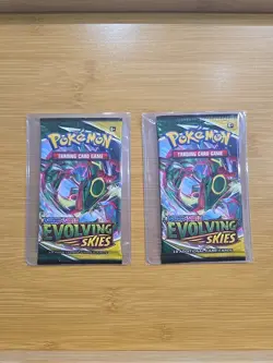Pokemon TCG Sword & Shield Evolving Skies Booster Pack - Image 1