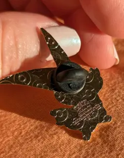 Victini Official Pokemon 2016 Collectors Enamel Pin TCG - Image 3