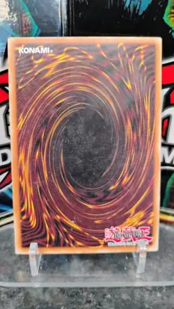 COSMO QUEEN Foil Holo YU-GI-OH Trading Card LCYW-EN160 - Image 2