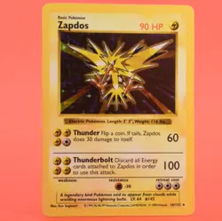 Pokemon TCG Card English Shadowless Base Set Zapdos 16/102 Holo Rare - Image 1