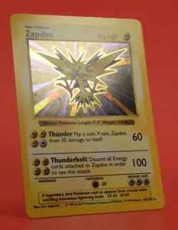 Pokemon TCG Card English Shadowless Base Set Zapdos 16/102 Holo Rare - Image 3