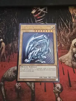 Blue-Eyes White Dragon Ultimate Rare OP28-EN001 Yugioh - Image 2