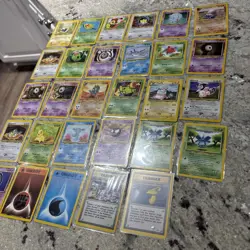 Lot Of 29 Pokemon 1995-2002 Cards NM - Image 2