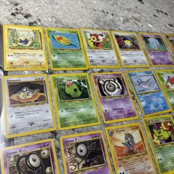 Lot Of 29 Pokemon 1995-2002 Cards NM - Image 3