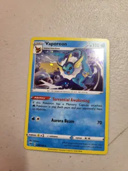 Pokemon Vaporeon 030/185 Holo Rare Vivid Voltage Sword and Shield TCG NM - Image 1
