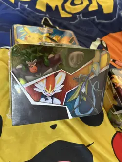 Pokemon TCG Vivid Voltage 2020 Fall Collectors Chest Charizard Pikachu Sealed - Image 2