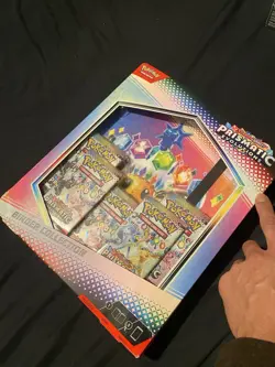 Pokemon TCG Scarlet & Violet Prismatic Evolutions Binder Collection Sealed - Image 2