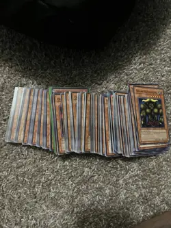 AI ~950 Yu-Gi-Oh Card Collection Purple / green/ Gold Cards Lot If Repeats - Image 3