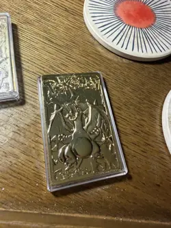 NINTENDO CHARIZARD LIMITED EDITION 23K GOLD PLATED TRADING CARD In hard cover - Image 2