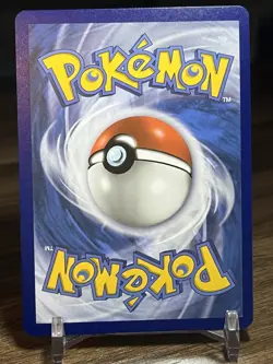Umbreon Gold Star 17/17 Pokemon Celebrations Holo Card - Image 2