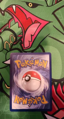 Umbreon Gold Star 17/17 Celebrations Classic Collection Pokemon TCG NM - Image 2