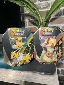 Pokemon Trading Card Game: Eevee Evolutions Tin - Booster Pack Flareon & Jolteon 820650809057 - Image 1