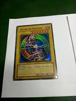 Dunkler Magier SDY-G005 Ultra Rare Deutsch VG YUGIOH - Image 1