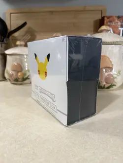 Pokemon TCG: 25th Anniversary Celebrations Elite Trainer Box (2021) 820650809439 - Image 2