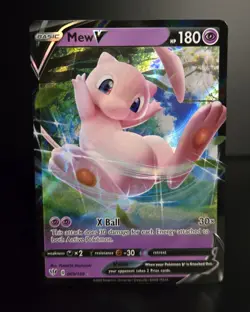 Pokemon TCG - MEW V - #069 - FULL HOLO ULTRA RARE - DARKNESS ABLAZE 2020 - LP/NM - Image 1