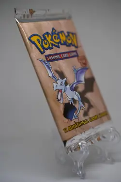 Pokemon WOTC Fossil Unlimited Booster Pack Vintage Sealed TCG Aerodactyl - Image 4