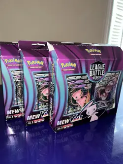 Pokemon Mew VMAX League Battle Deck *ULTRA RARE* - Image 1