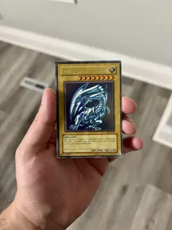 BLUE-EYES WHITE DRAGON ORIGINAL ULTRA RARE SDK-001 (HEAVILY PLAYED) YUGIOH! - Image 2