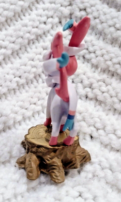 Pokemon Sylveon Collectible Figure 2013 Pokemon TCG Sylveon Collection Box - Image 2